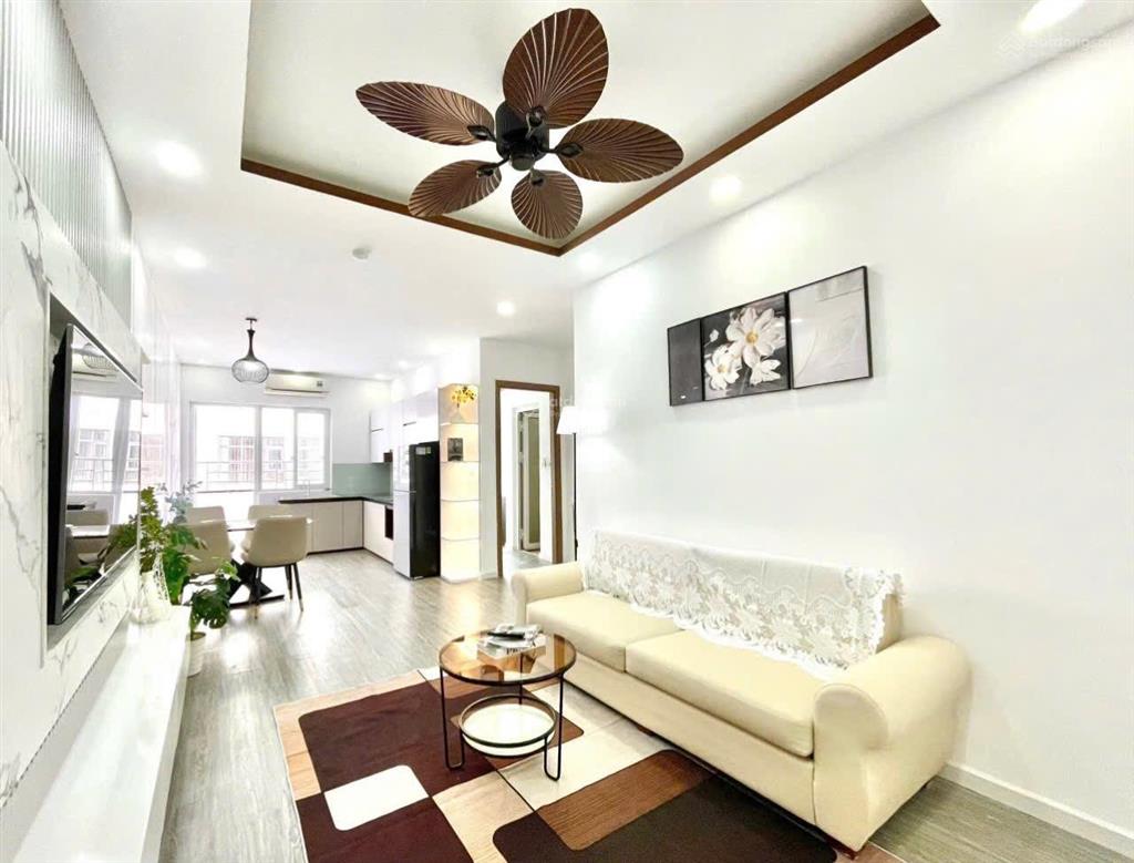 Siêu phẩm trực diện biển dt 70m2 đẹp ngay biển hòn chồng nha trang tầng thấp  vân 0989 880 ***