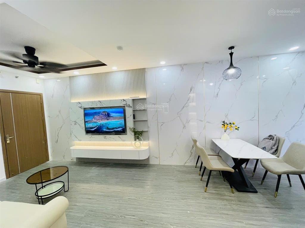 Siêu phẩm trực diện biển dt 70m2 đẹp ngay biển hòn chồng nha trang tầng thấp  vân 0989 880 ***