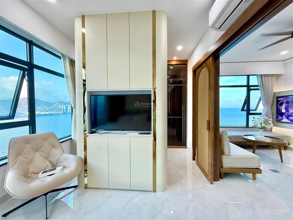 Căn ho view trực diện biển 70,56m2 ngay biển mường thanh viễn triều giá rẻ nhất tt  0989 880 ***