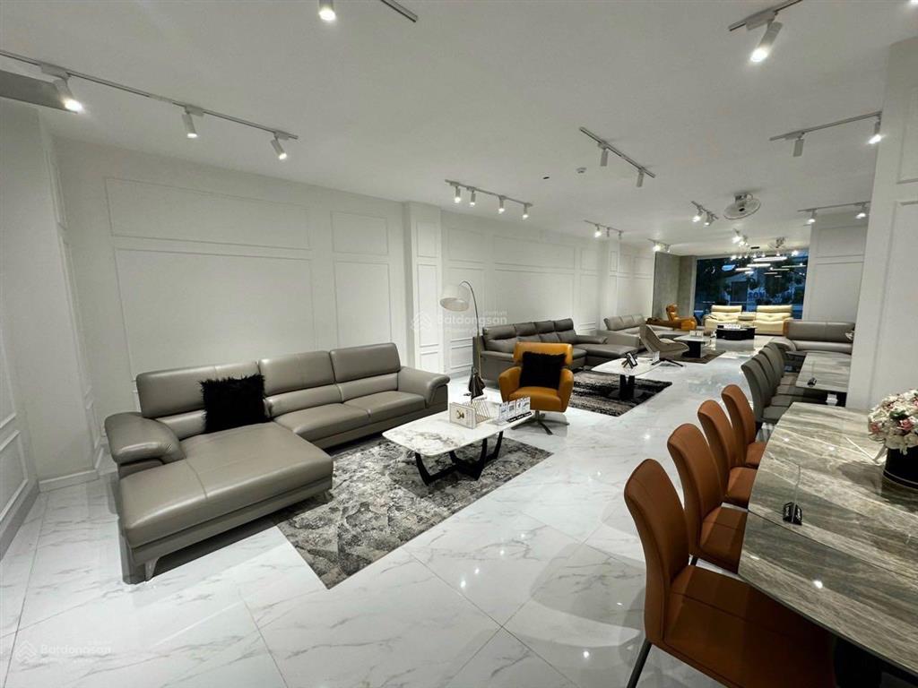 Bán nhà 4 tầng, dt 395m2, đường thống nhất, nha trang, dt sàn sử dụng 1600m2  giá bán 65 tỷ.