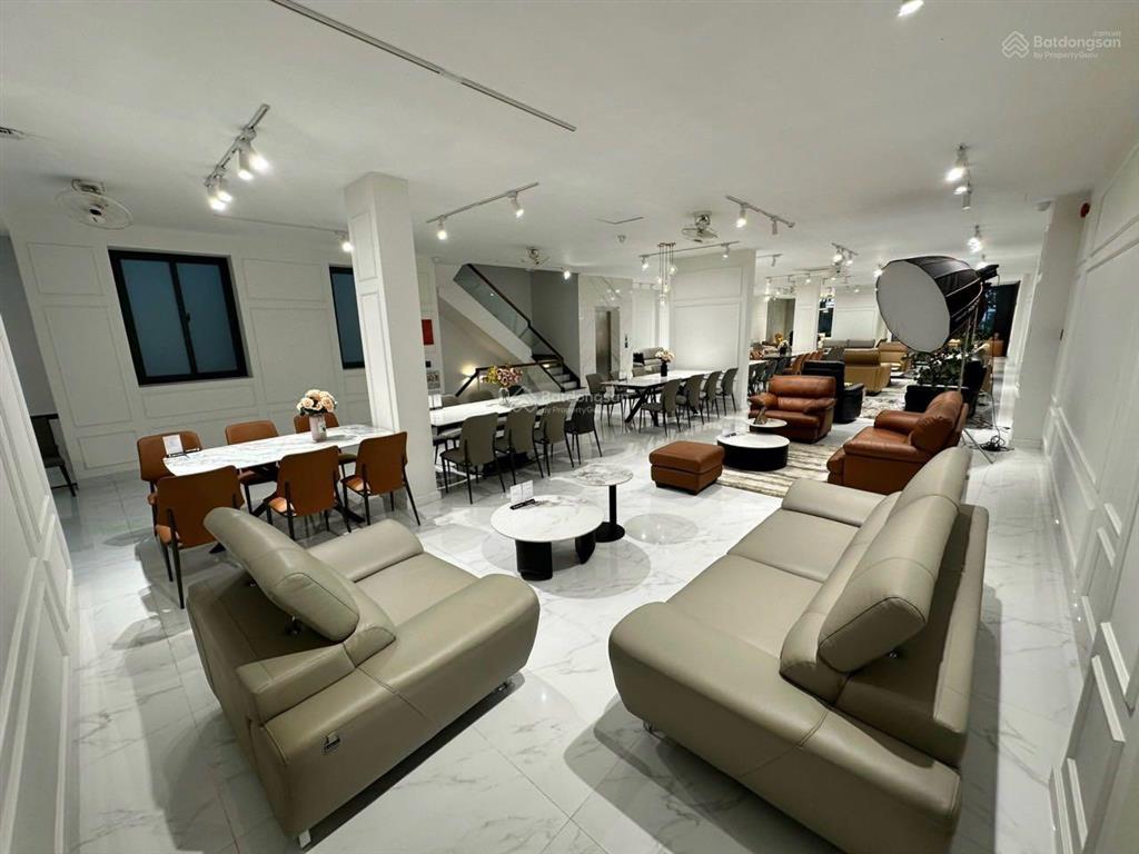 Bán nhà 4 tầng, dt 395m2, đường thống nhất, nha trang, dt sàn sử dụng 1600m2  giá bán 65 tỷ.
