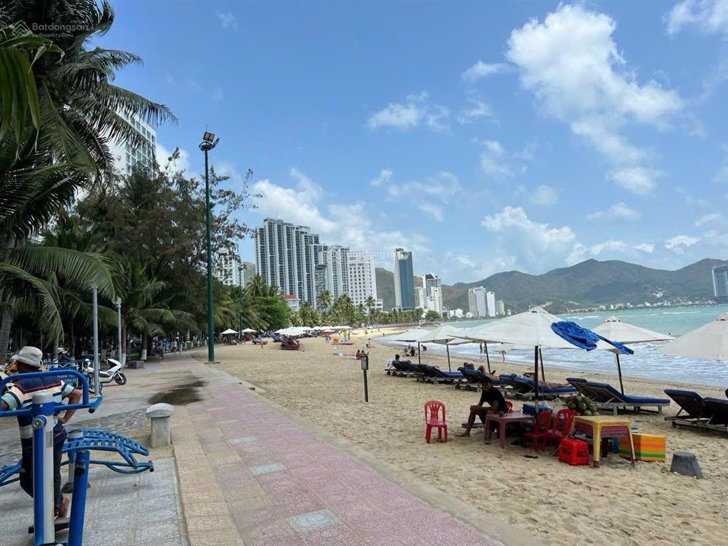 Cần bán 12,5 tỷ. nhà 4 tầng đường nguyễn biểu b1, bắc nha trang, dt 151m2 (ngang 7,5m) gần biển.