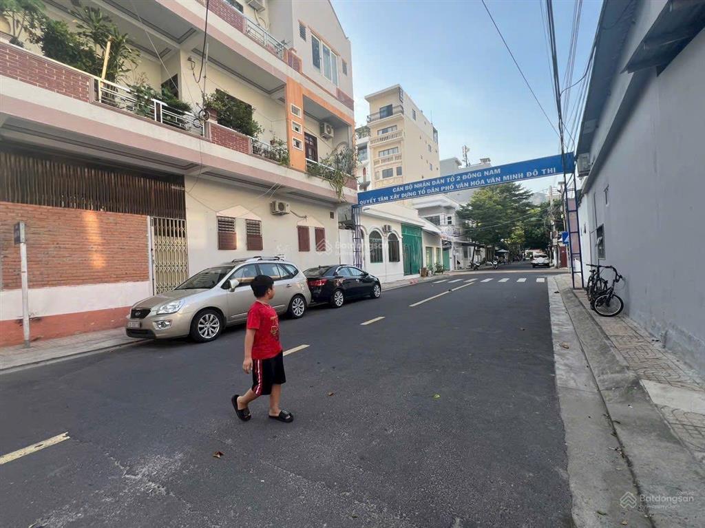 Cần bán 12,5 tỷ. nhà 4 tầng đường nguyễn biểu b1, bắc nha trang, dt 151m2 (ngang 7,5m) gần biển.