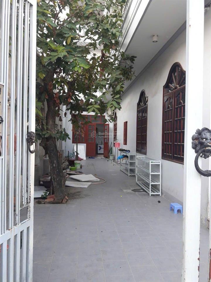 Cần bán 12,5 tỷ. nhà 4 tầng đường nguyễn biểu b1, bắc nha trang, dt 151m2 (ngang 7,5m) gần biển.