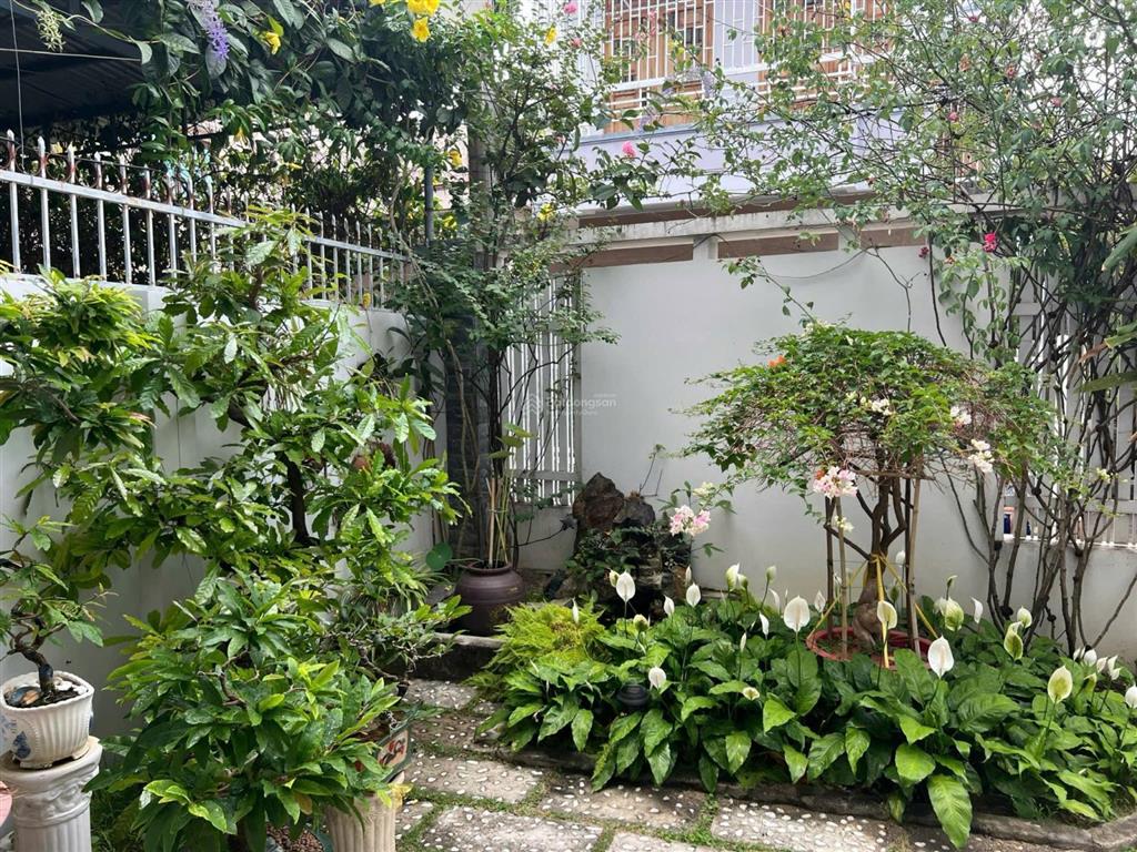 Bán 9,7 tỷ, nhà 3 tầng hẻm mai xuân thưởng, nha trang, dt 213m2 (ngang 8m) hướng đông, có 5pn