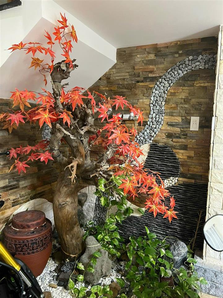 Bán 9,7 tỷ, nhà 3 tầng hẻm mai xuân thưởng, nha trang, dt 213m2 (ngang 8m) hướng đông, có 5pn