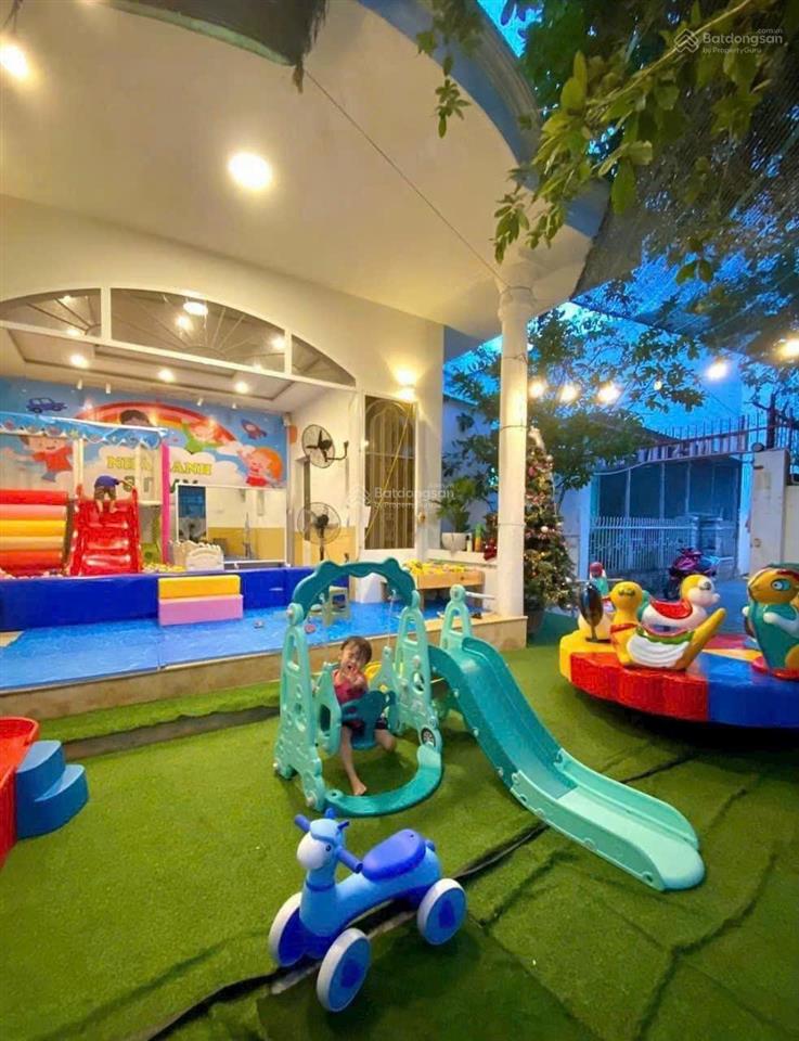 Cần bán 10,8 tỷ. nhà hẻm bắc sơn, vĩnh hải, nha trang. dt 223m2 (ngang 10m)  gần biển, gần chợ.