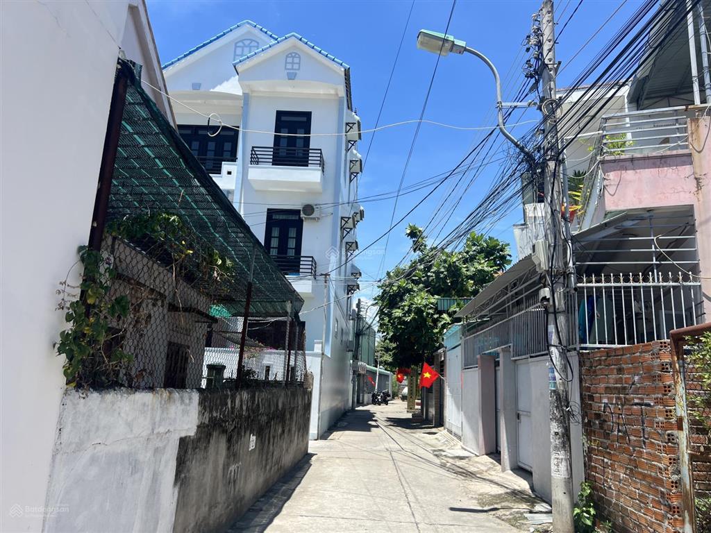 Bán đất hẻm mai xuân thưởng, vĩnh hoà, nha trang. dt 100m2 (đất nở hậu) h. nam  giá 4 tỷ