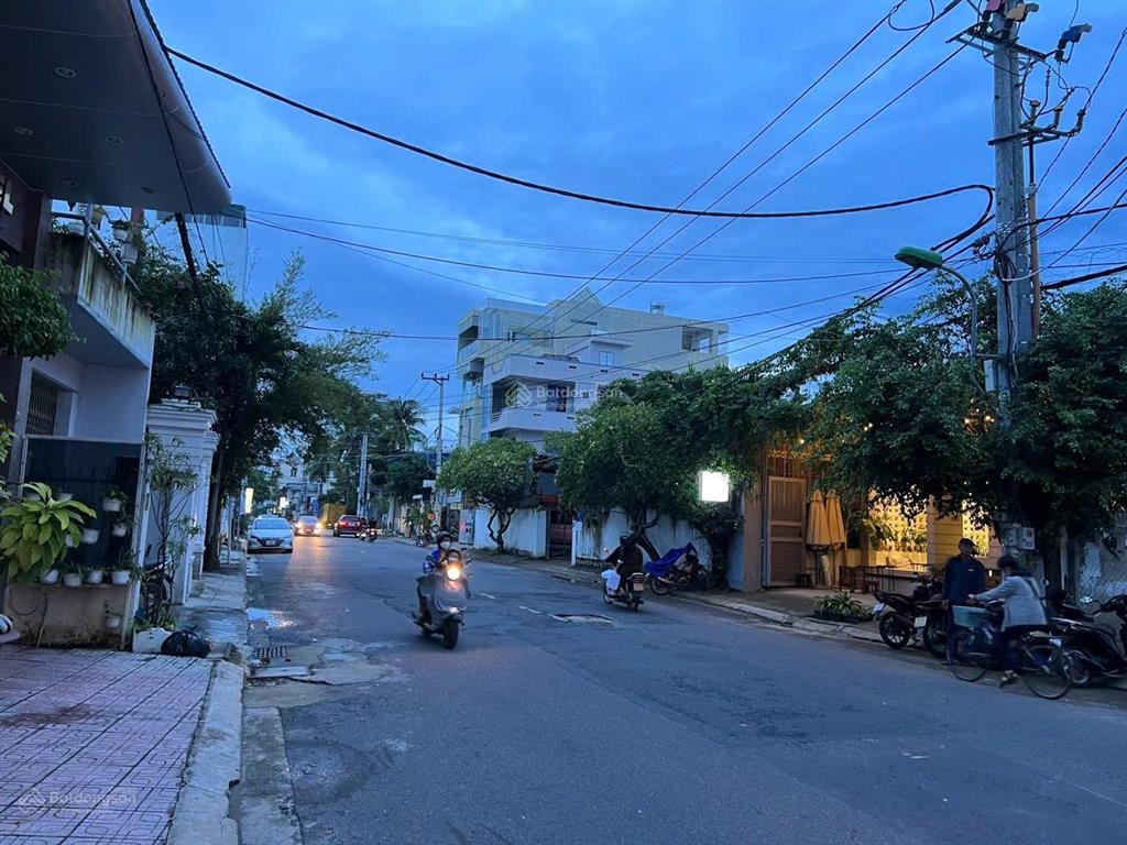 Bán đất xây ks đường bắc sơn, vĩnh hải, nha trang. dt 659,6m2 (ngang 15m) gần biển  giá 130 tr/m2