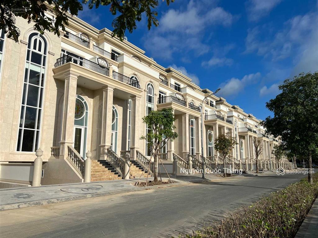 Bán lỗ 7 tỷ khu sunlake vạn phúc 34 tỷ mẫu nhà đẹp nhất vạn phúc city 7x23m, dãy thiết kế châu âu