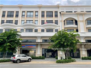 Nhà mặt tiền khu đô thị vạn phúc, 7x21m, có hầm, hoàn thiện 32 tỷ, sổ hồng riêng, thiết kế mới