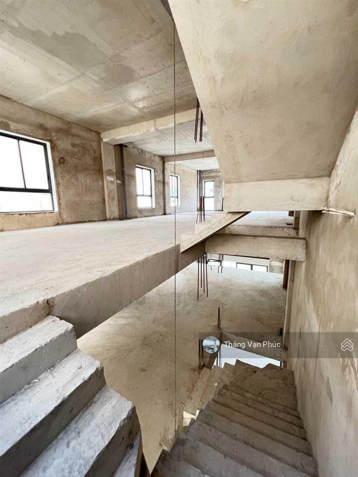 Bán nhà phố đường đinh thị thi, khu đô thị vạn phúc city, giá tốt nhà thô, kinh doanh tốt