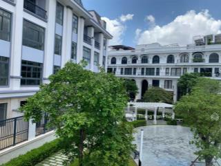 Căn duy nhất 9x20m =180 m2, đối diện công viên, đậu xe hơi thoải mái, giá tốt cọc ngay