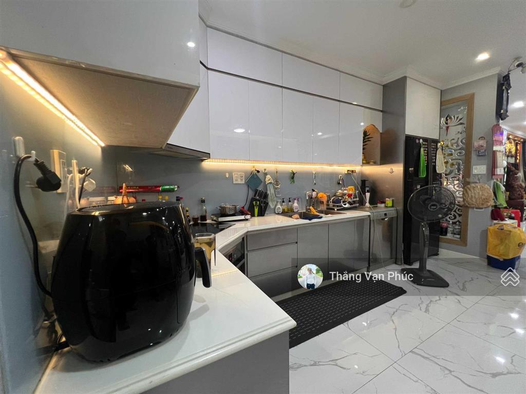 Căn giá tốt 19 tỷ 800 hoàn thiện nội thất cao cấp, vạn phúc city, gần ngay trường học và hồ bơi