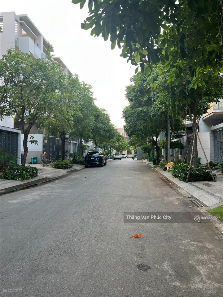 Cho thuê nhà 5x21m giá 35 triệu kđt vạn phúc city, hoàn thiện hầm 4 tầng phù hợp văn phòng và ở