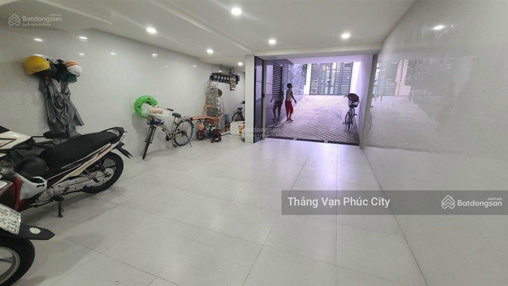 Cho thuê nhà 5x21m giá 35 triệu kđt vạn phúc city, hoàn thiện hầm 4 tầng phù hợp văn phòng và ở