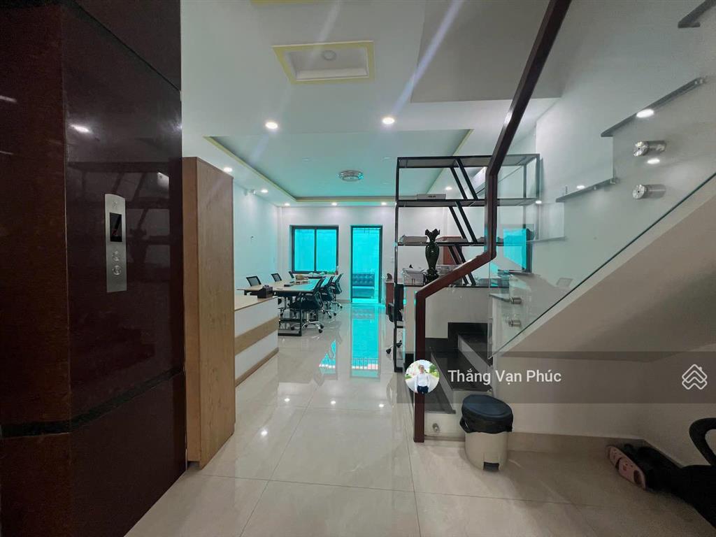 Cho thuê nguyên căn vạn phúc city giá 33 triệu hoàn thiện cao cấp mới đẹp, ở và làm văn phòng