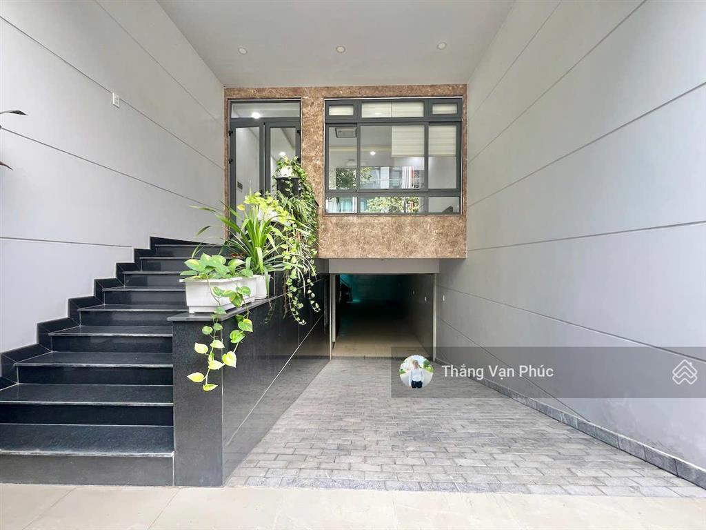 Cho thuê nguyên căn vạn phúc city giá 33 triệu hoàn thiện cao cấp mới đẹp, ở và làm văn phòng