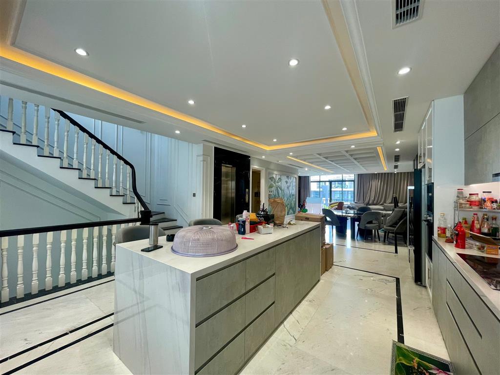 Chủ cần bán mặt tiền nguyễn thị nhung, 9x20m, tòa nhà 6 tầng hoàn thiện, kinh doanh tốt, đường lớn