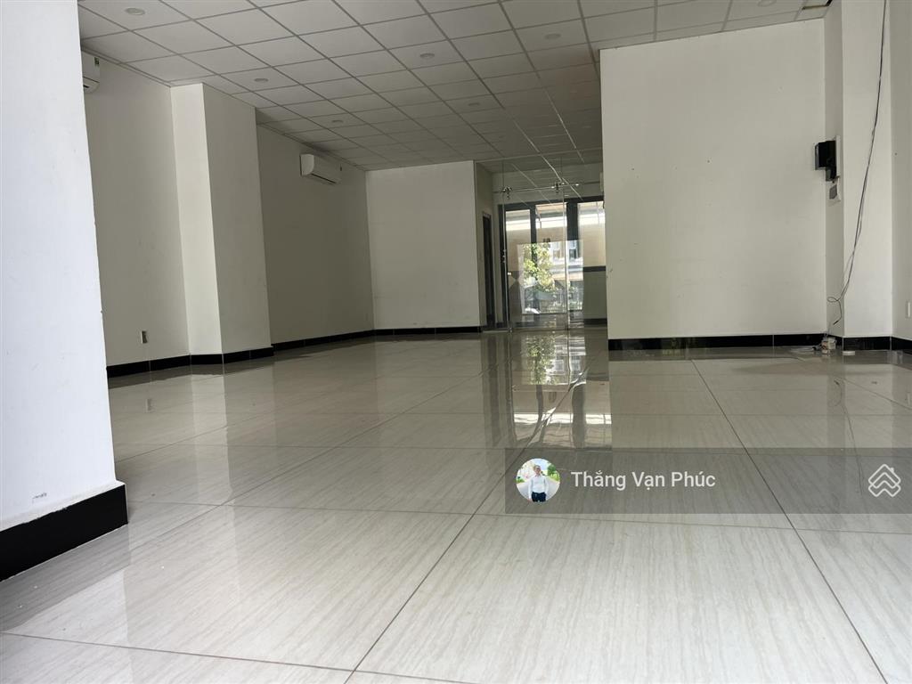 Chủ nhà thân gửi bán nhà đường 36, vạn phúc city, hoàn thiện cao cấp, đang cho thuê, giá tốt đầu tư