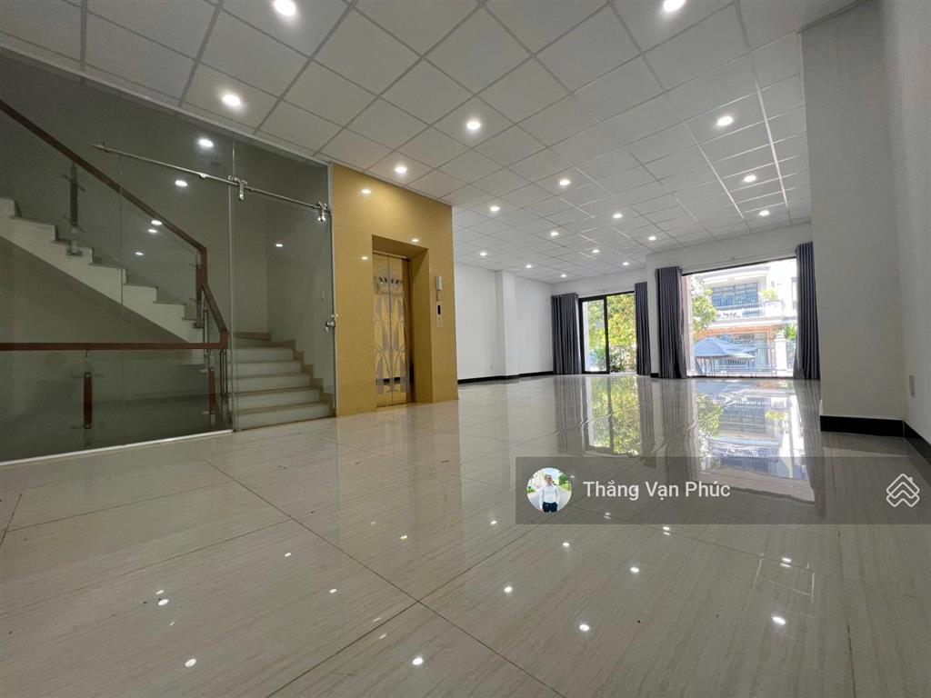 Chủ nhà thân gửi bán nhà đường 36, vạn phúc city, hoàn thiện cao cấp, đang cho thuê, giá tốt đầu tư
