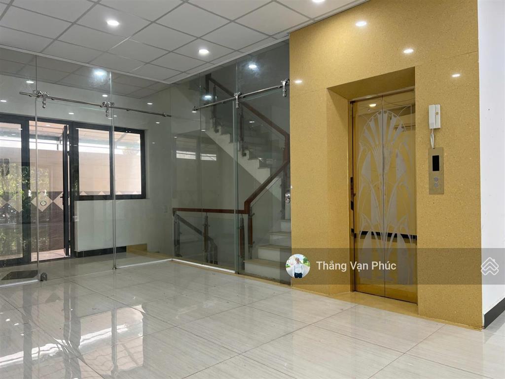 Chủ nhà thân gửi bán nhà đường 36, vạn phúc city, hoàn thiện cao cấp, đang cho thuê, giá tốt đầu tư