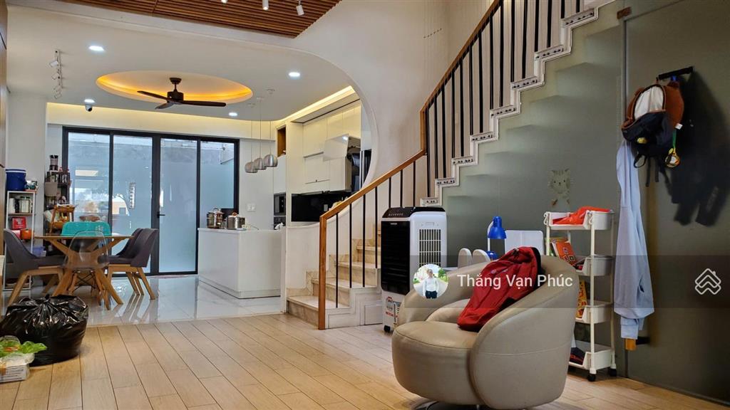 *hot* đẹp từ trong ra ngoài, full nội thất cao cấp, 19 tỷ dt  5x20m, làm việc trực tiếp chủ nhà