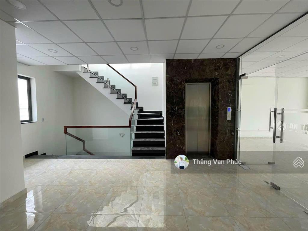 Nhà nguyên căn mặt tiền đinh thị thi 7x20m, hoàn thiện văn phòng, máy lạnh, thang máy