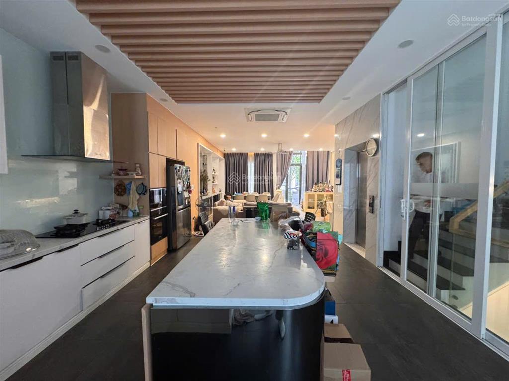 Chủ giảm 2 tỷ 500 bán nhanh căn 7x20m, hẩm 4 tầng hoàn thiện, kế bên khu thương mại diamond sky