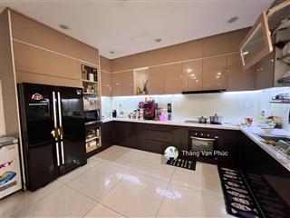 Chủ nhà bán 6x17m hầm 4 tầng, có lối thông hành, thoáng đẹp, nội thất đẹp, vị trí tốt, dễ cho thuê