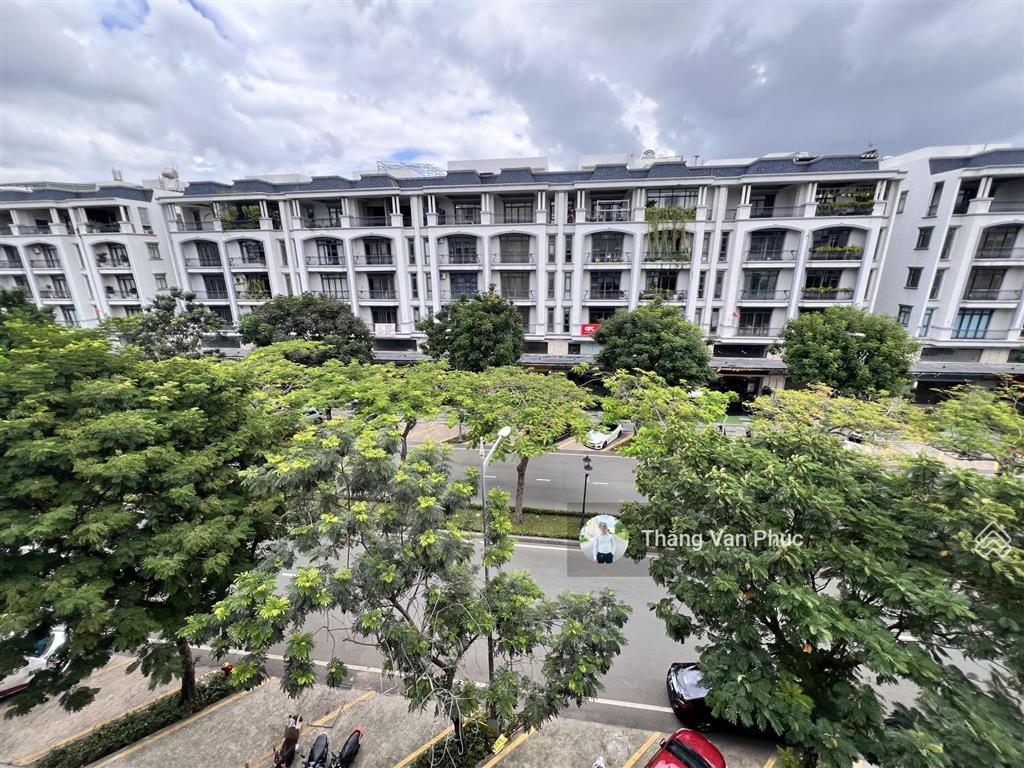Nhà phố nguyễn thị nhung 25 tỷ x, kinh doanh tốt, 6 tầng đường lớn 35m, chủ cần bán đi mỹ