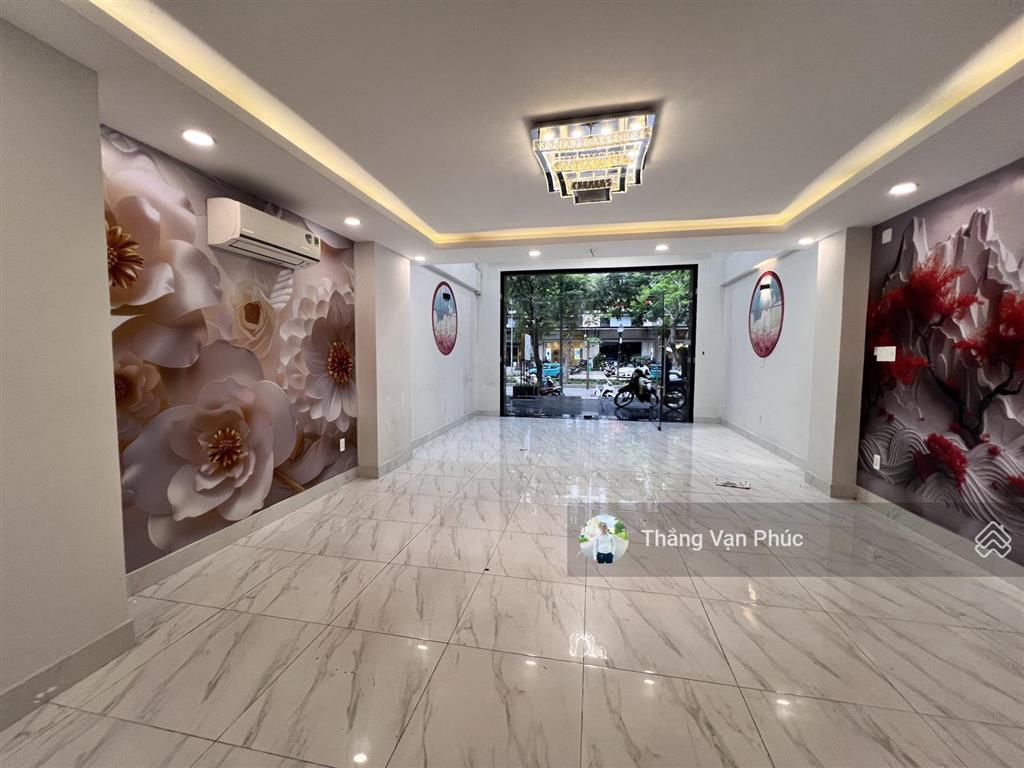 Nhà phố nguyễn thị nhung 25 tỷ x, kinh doanh tốt, 6 tầng đường lớn 35m, chủ cần bán đi mỹ