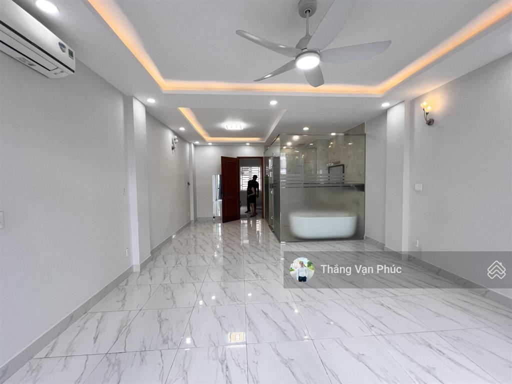 Nhà phố nguyễn thị nhung 25 tỷ x, kinh doanh tốt, 6 tầng đường lớn 35m, chủ cần bán đi mỹ
