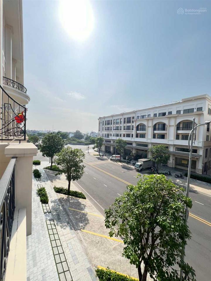Nhà phố mặt tiền đinh thị thi giảm 10 tỷ, căn duy nhất có hầm bán giá tốt, tiện kinh doanh sầm uất