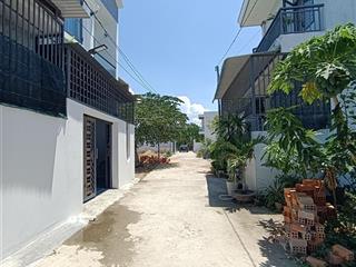 Nhà đẹp 2 tầng mới 100% thị trấn diên khánh,đường ô tô bê tông 4m.