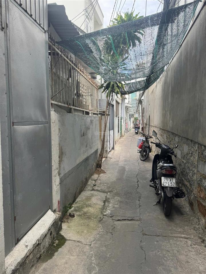 Bán căn nhà sau lưng chung cư ct2 vcn phước hải 55m2 giá 3 tỷ