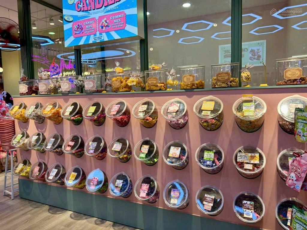 Hàng hiêm ngay trung tâm khu phố hàn  ngang 7,1m đường nguyễn thị minh khai  cách biển 500m