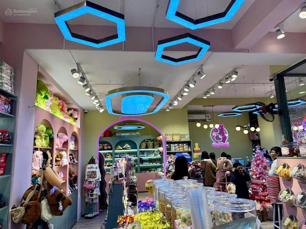 Hàng hiêm ngay trung tâm khu phố hàn  ngang 7,1m đường nguyễn thị minh khai  cách biển 500m