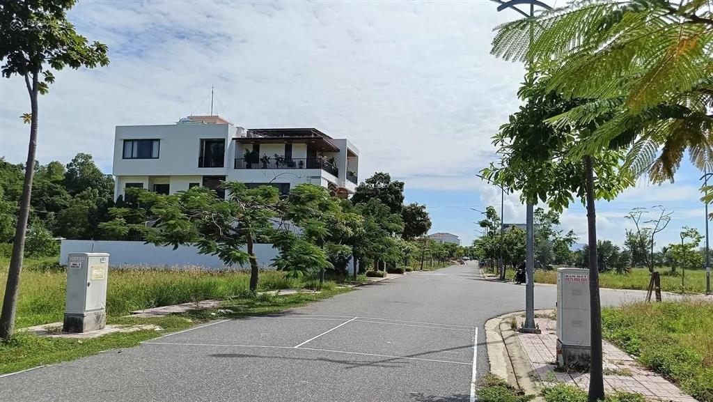 Bán đất biệt thự ven sông tắc  view đối diện công viên, gần trục chính đường phong châu