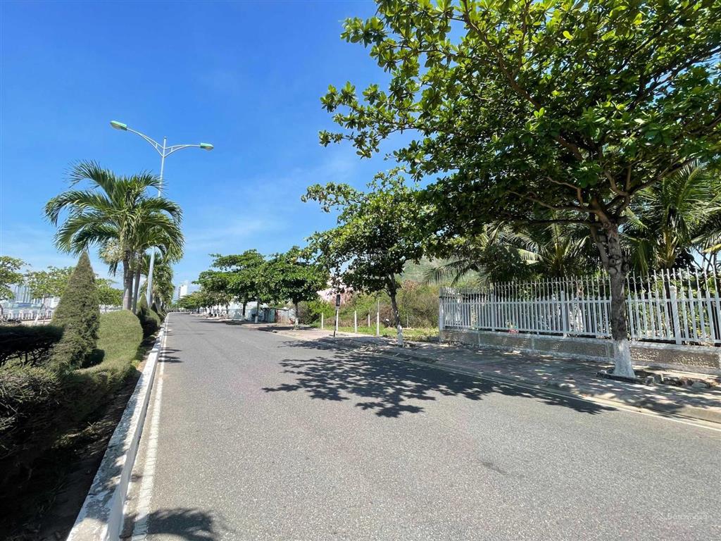 Bán lô đất ngang rộng 40m  kđt mới vĩnh hòa  sổ hồng cá nhân  giá đầu tư