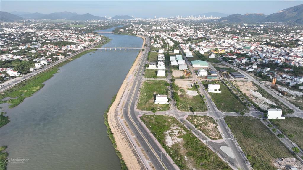 Chính chủ gửi bán gấp lô đất biệt thự 308m2 mặt sông  kđt nam sông cái   0983 588 ***