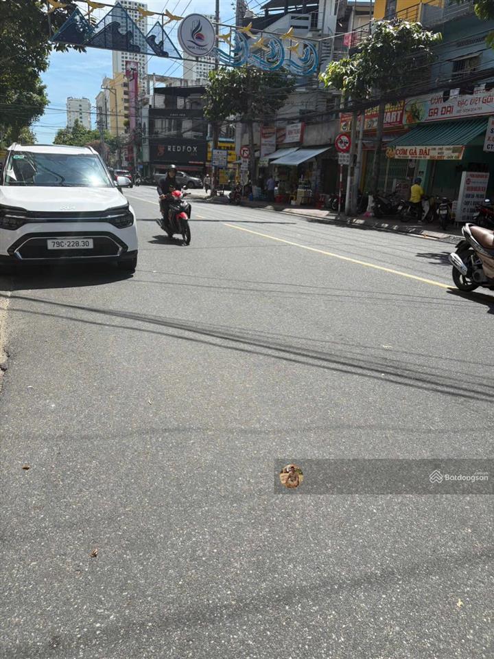 Hàng hiếm giá rẻ. chính chủ nhờ bán nhà góc mặt tiền yersin. p phương sài, nha trang. giá hạt dẻ