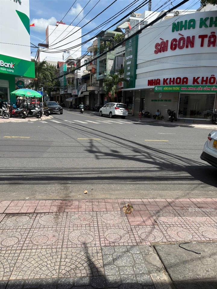 Hàng hiếm giá rẻ. chính chủ nhờ bán nhà góc mặt tiền yersin. p phương sài, nha trang. giá hạt dẻ