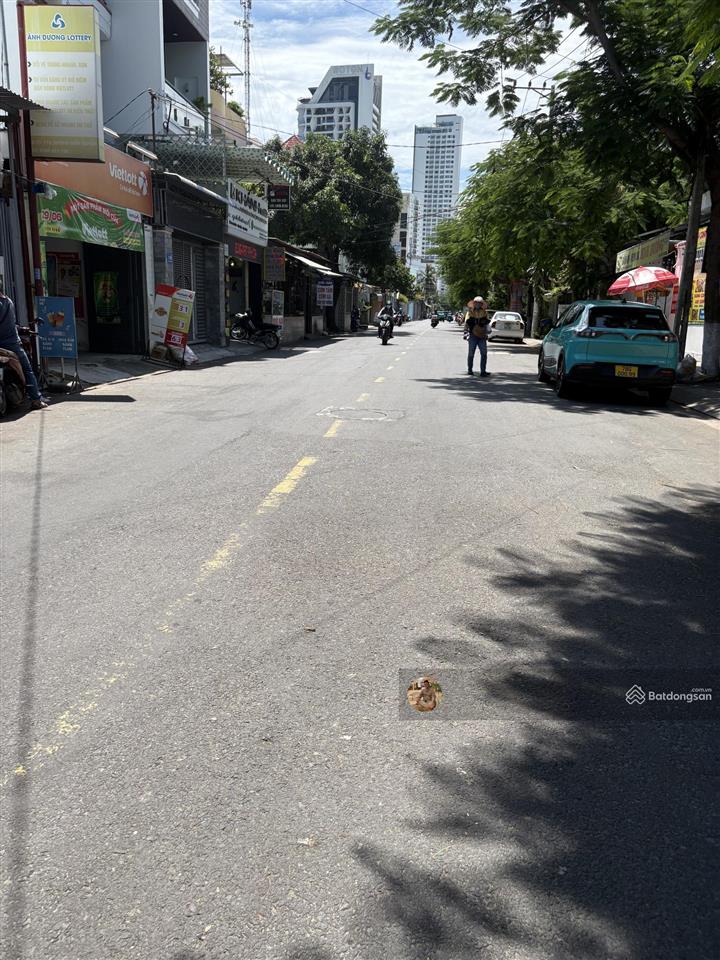 Chính chủ nhờ bán nhà mt dương hiến quyền, gần chợ ba làng, cách biển chỉ 200m. 124.7m2. 12.8tỷ