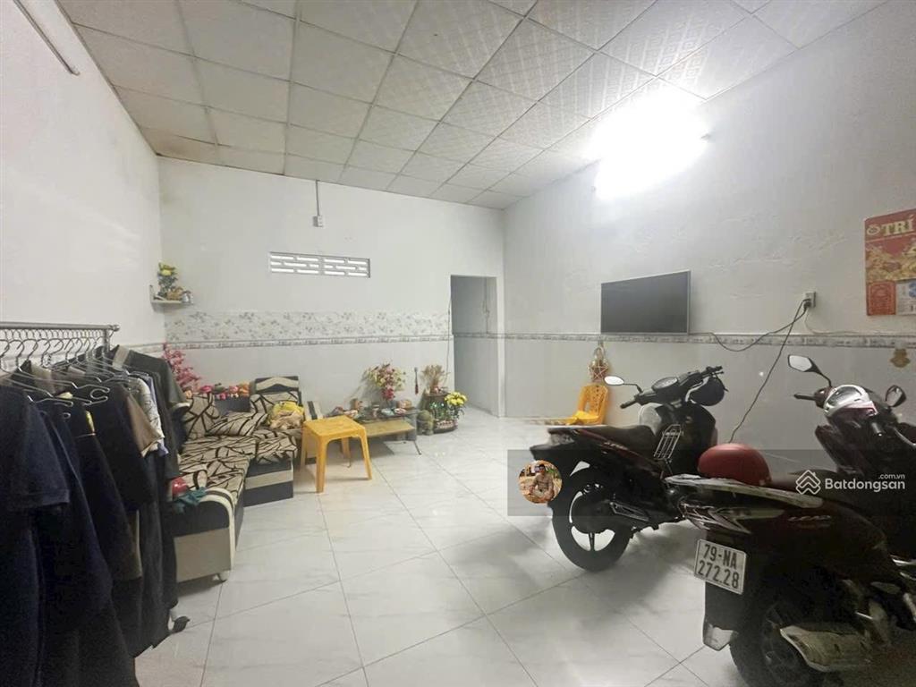Một lô duy nhất. chính chủ nhờ bán nhà hẻm ô tô 5m at vĩnh hải bắc nha trang  giá 4.5 tỷ