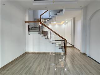 Cho thuê nhà 4 tầng mặt tiền đường mạc đỉnh chi