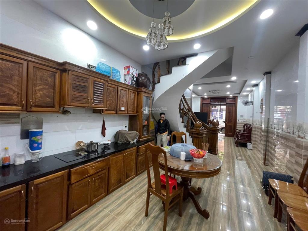 Bán nhà 3 tầng đẹp kđt lê hồng phong 2