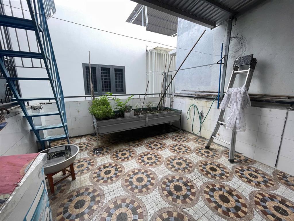 Bán nhà 3 tầng đẹp kđt lê hồng phong 2