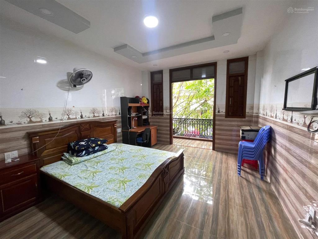 Bán nhà 3 tầng đẹp kđt lê hồng phong 2