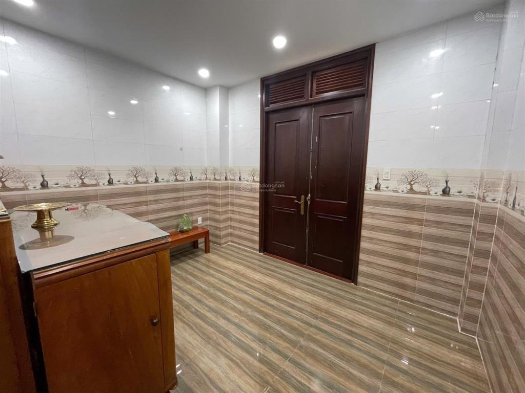 Bán nhà 3 tầng đẹp kđt lê hồng phong 2